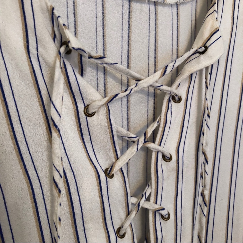 Wayf lace up top - Picture 3 of 4